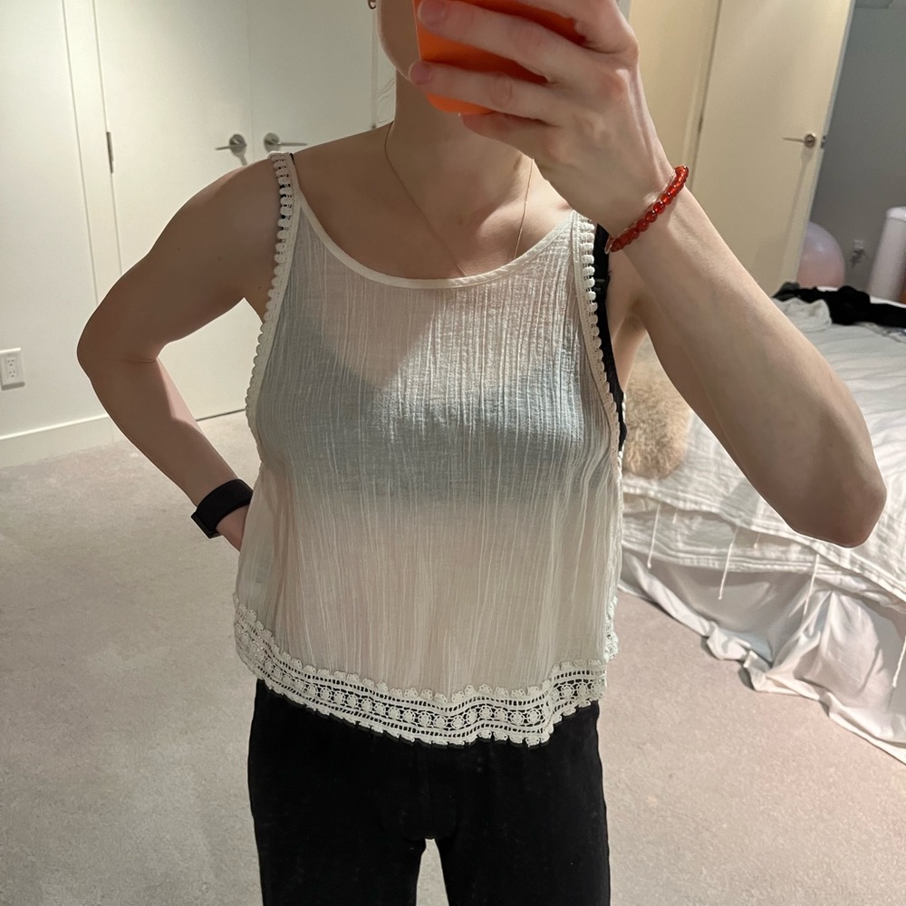 Golden by Aritzia tank.